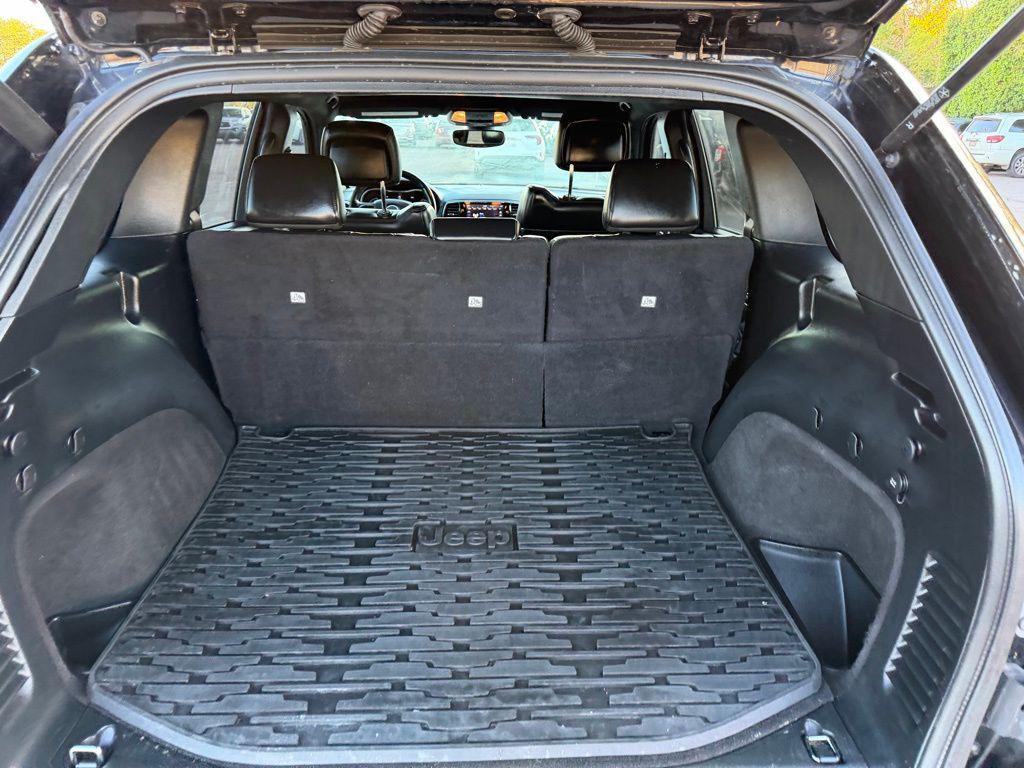 used 2019 Jeep Grand Cherokee car, priced at $17,995