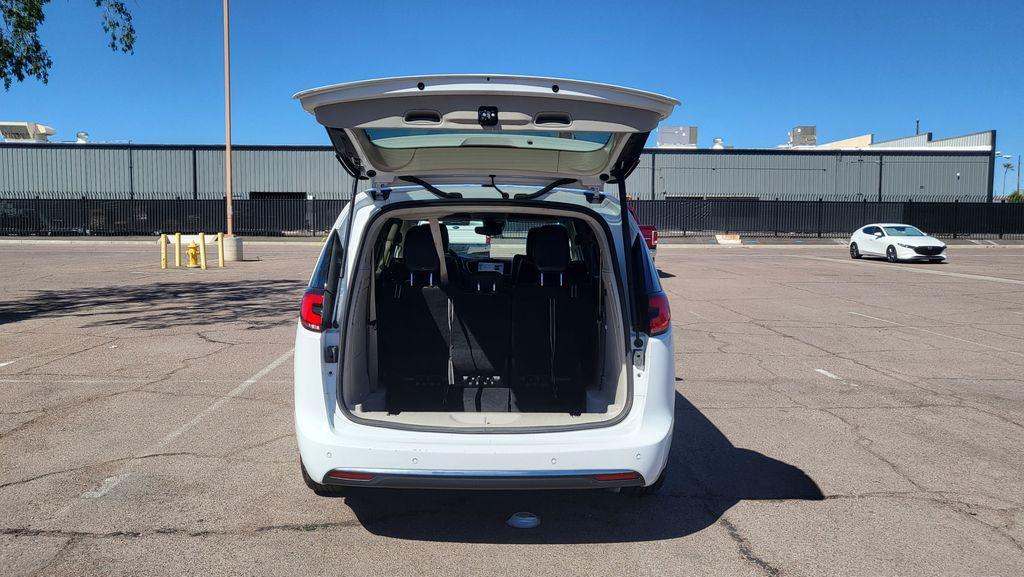 used 2024 Chrysler Pacifica Hybrid car, priced at $30,500