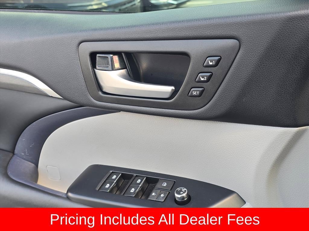 used 2019 Toyota Highlander car, priced at $24,267