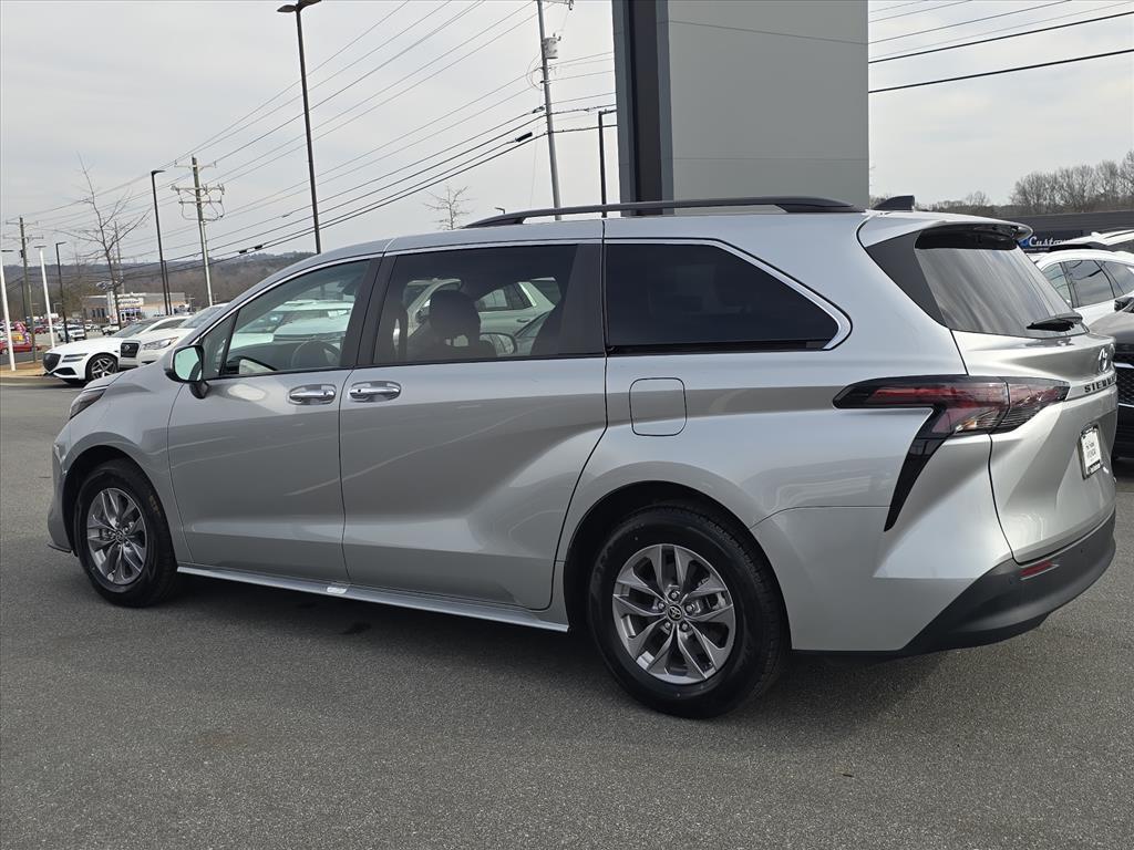 used 2024 Toyota Sienna car, priced at $34,364