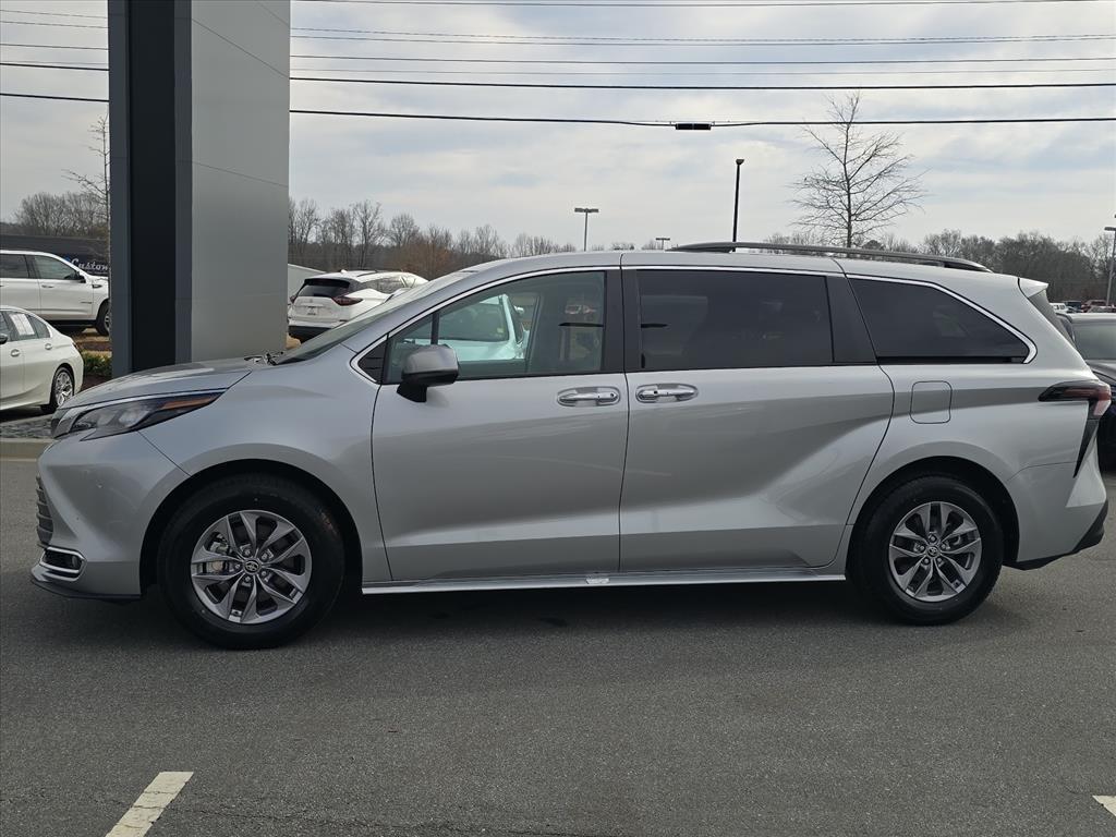 used 2024 Toyota Sienna car, priced at $34,364