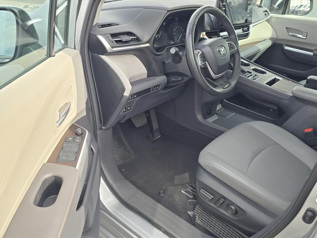 used 2024 Toyota Sienna car, priced at $34,364