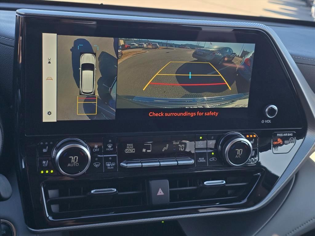 used 2023 Toyota Highlander Hybrid car, priced at $44,054