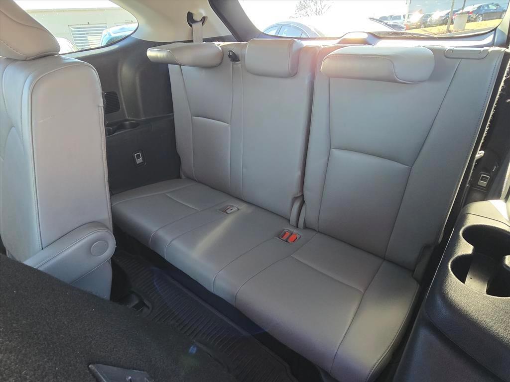 used 2023 Toyota Highlander Hybrid car, priced at $44,054