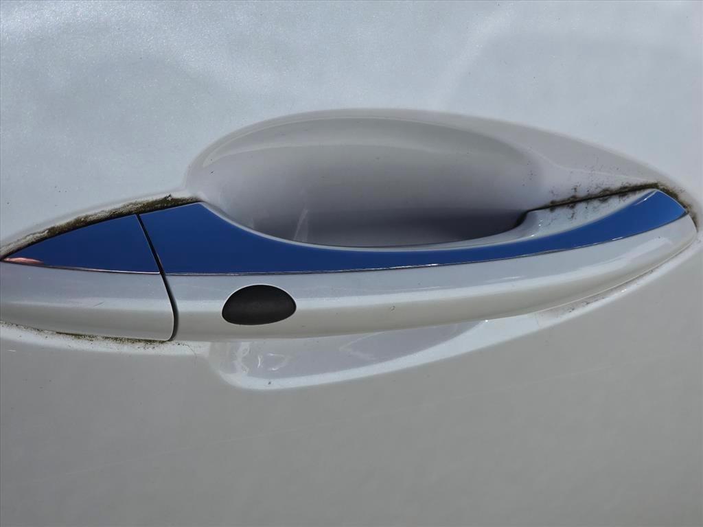 used 2015 Hyundai Azera car, priced at $9,433