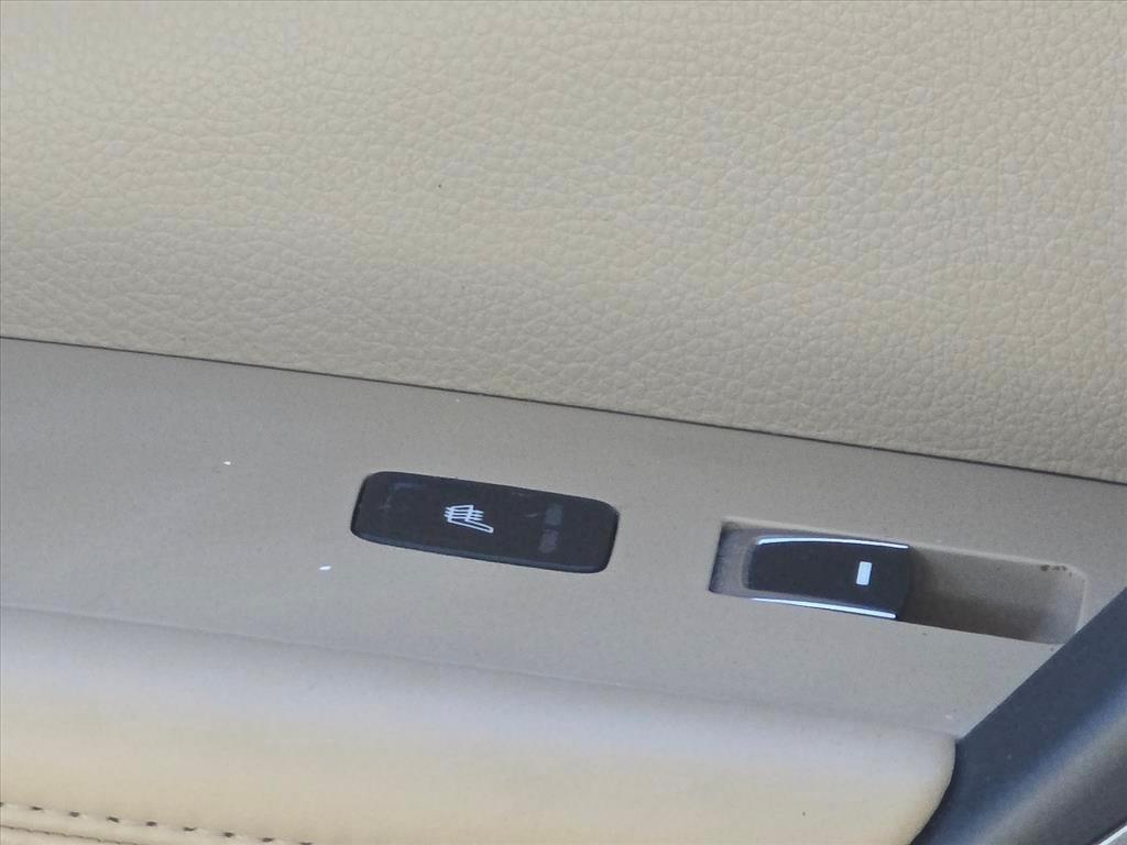 used 2015 Hyundai Azera car, priced at $9,433