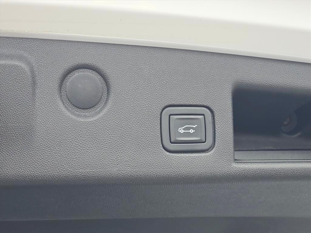 used 2023 Chevrolet Equinox car, priced at $19,845