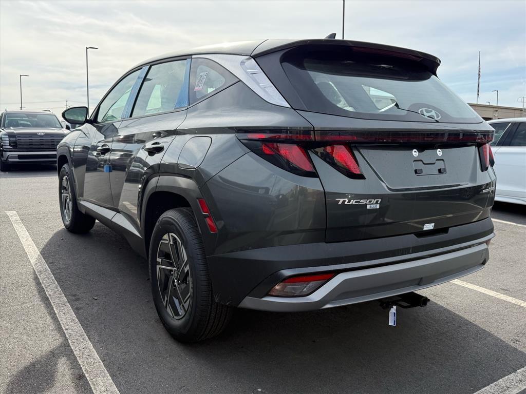 new 2026 Hyundai TUCSON Hybrid car, priced at $32,645
