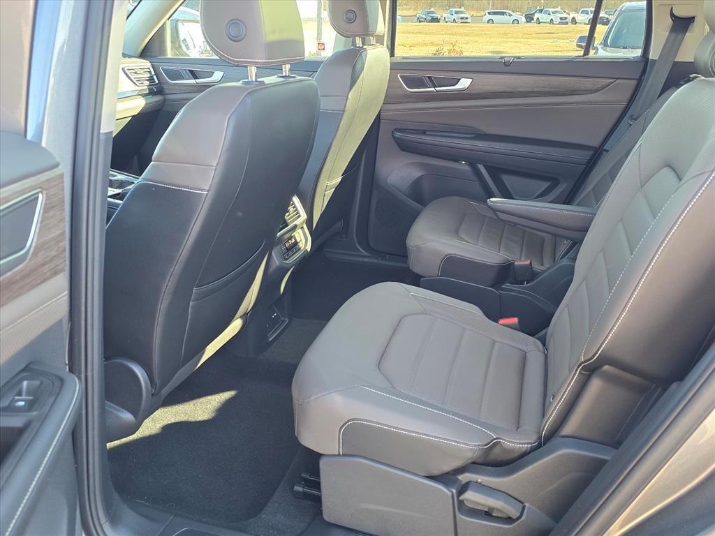 used 2024 Volkswagen Atlas car, priced at $35,772