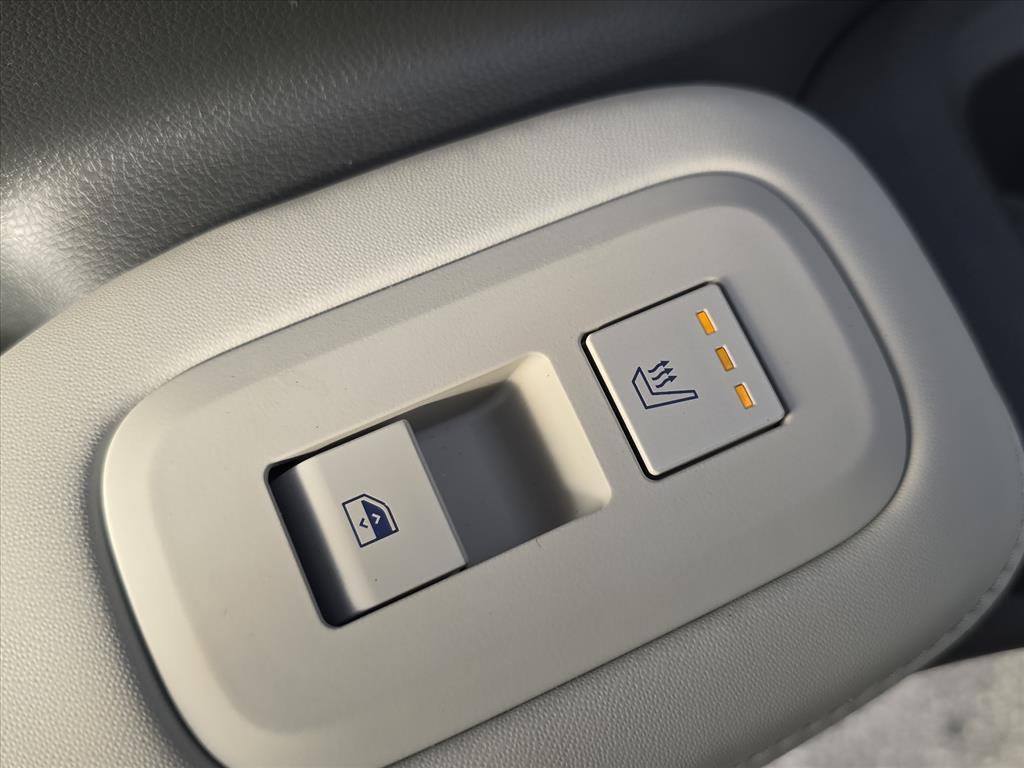 used 2025 Hyundai SANTA FE HEV car, priced at $36,555