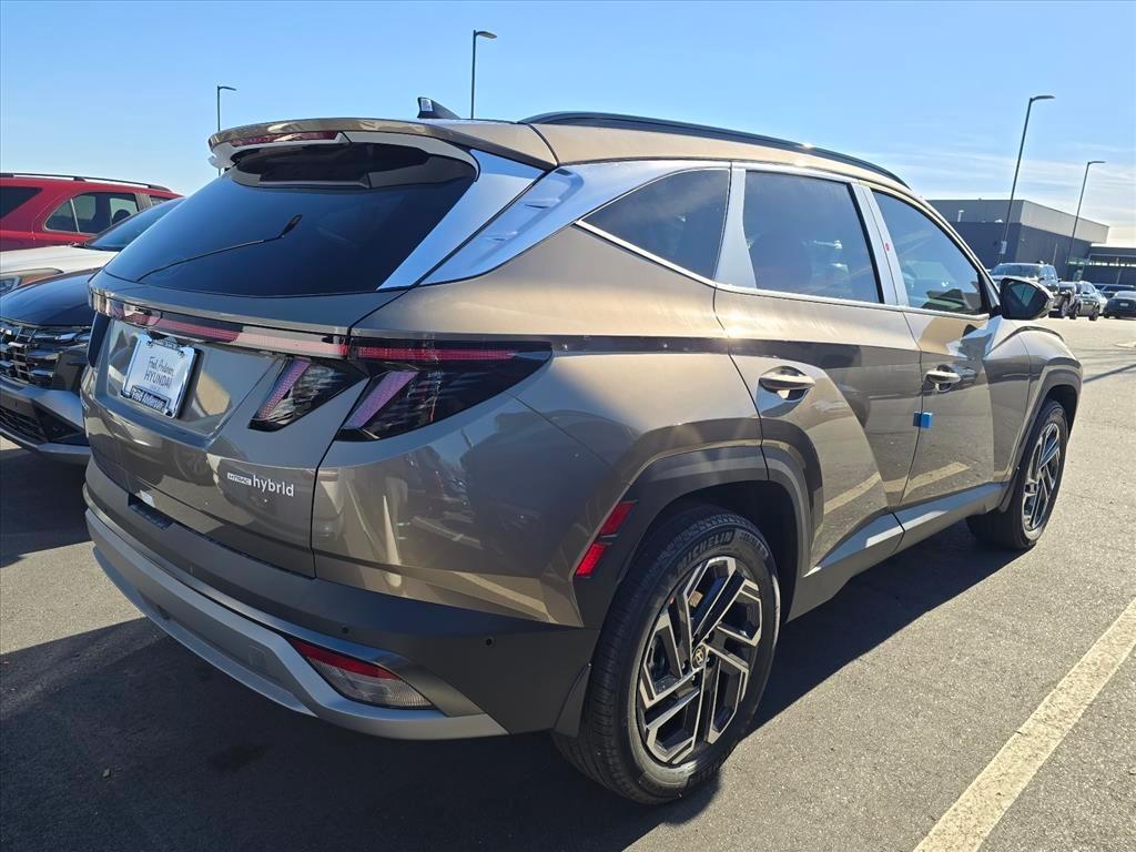 new 2026 Hyundai TUCSON Hybrid car, priced at $42,289