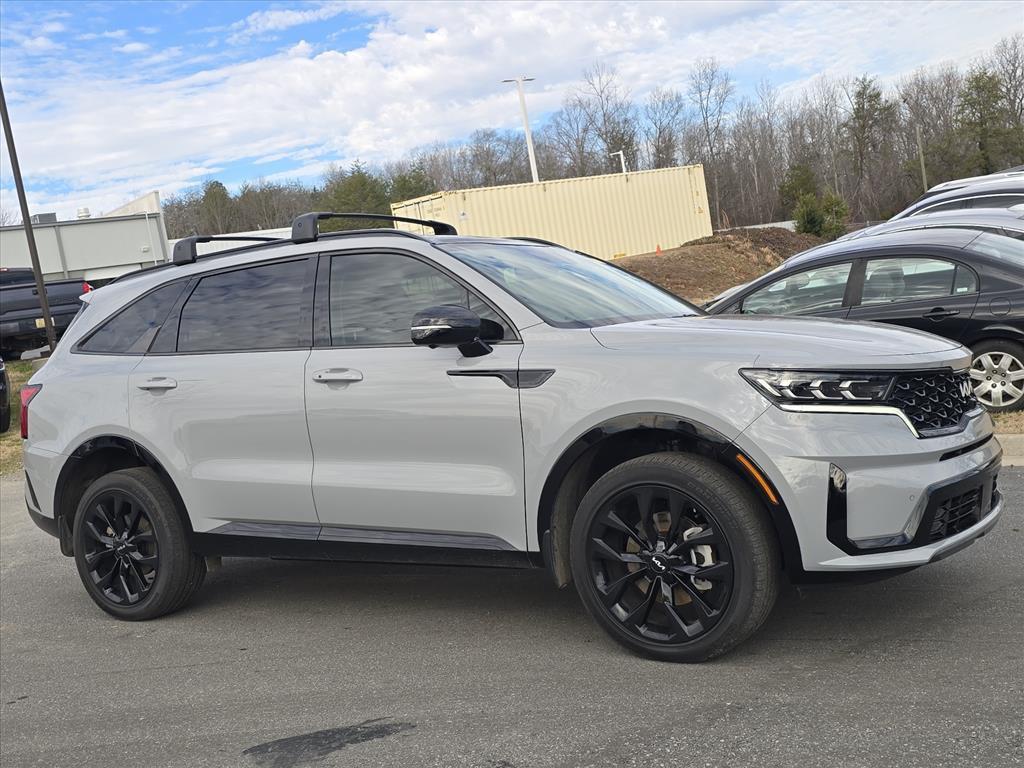 used 2023 Kia Sorento car, priced at $31,425