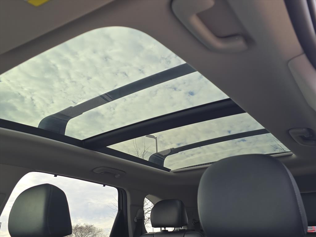 used 2023 Kia Sorento car, priced at $31,425