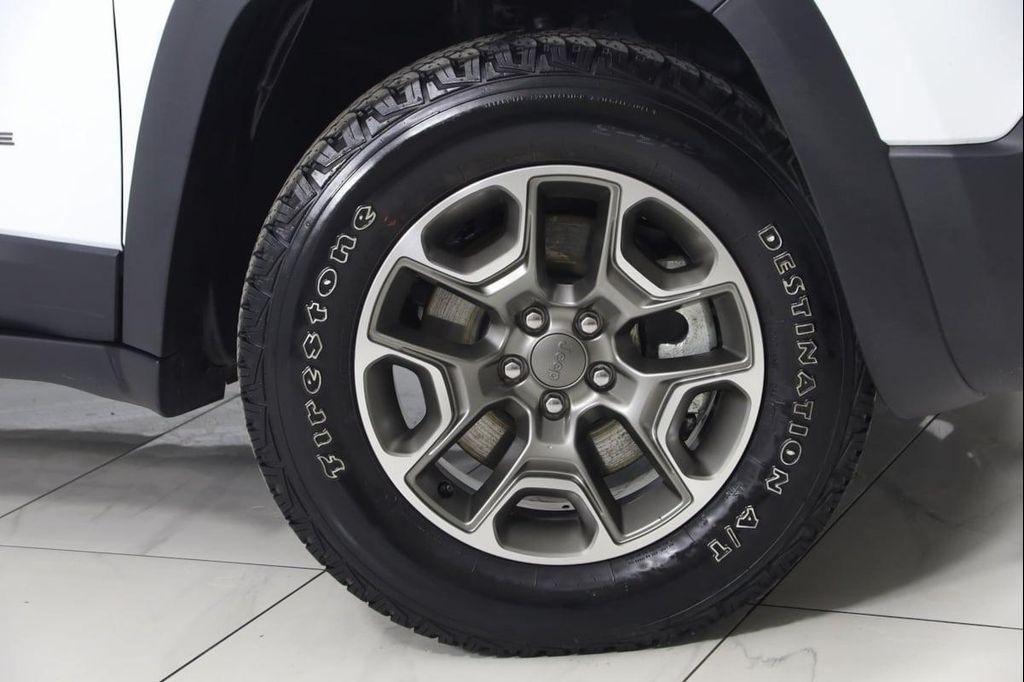 used 2022 Jeep Cherokee car, priced at $25,490