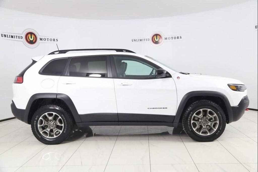 used 2022 Jeep Cherokee car, priced at $25,490