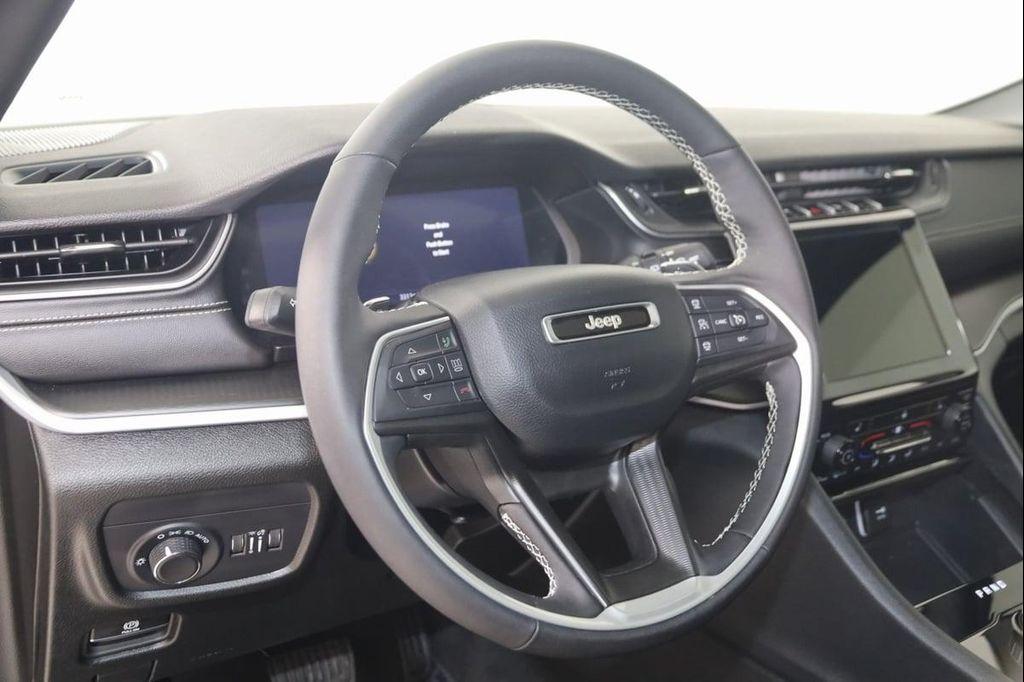 used 2025 Jeep Grand Cherokee car, priced at $33,990