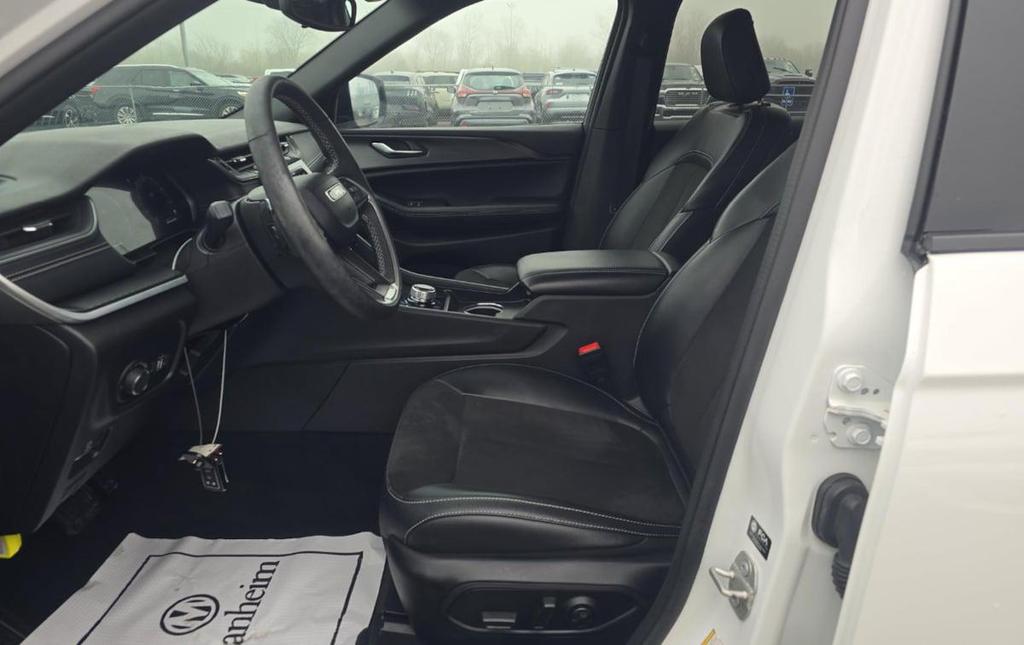 used 2024 Jeep Grand Cherokee car, priced at $33,990