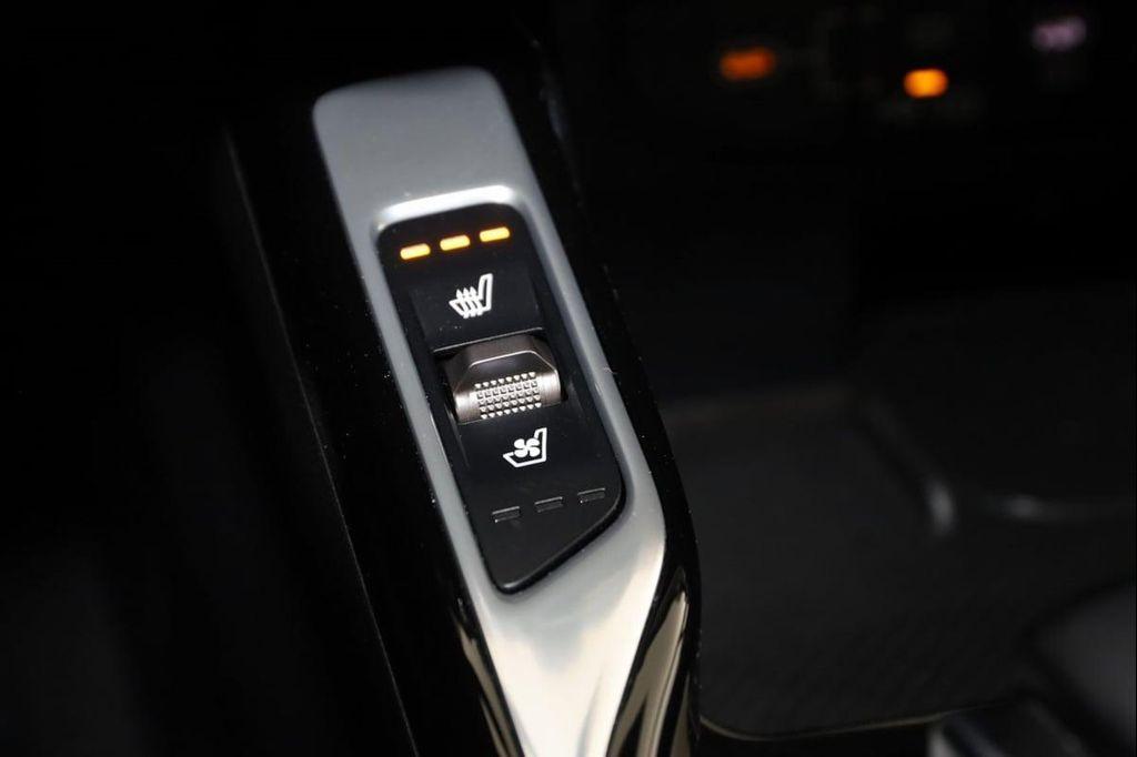 used 2025 Kia Sorento car, priced at $37,990