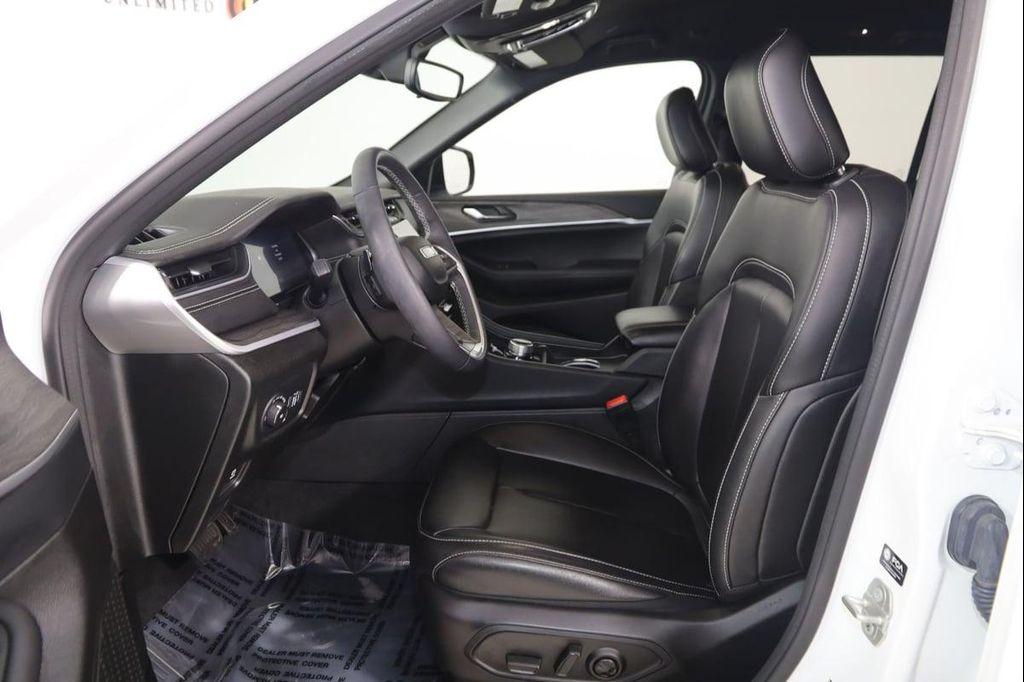 used 2024 Jeep Grand Cherokee car, priced at $38,990