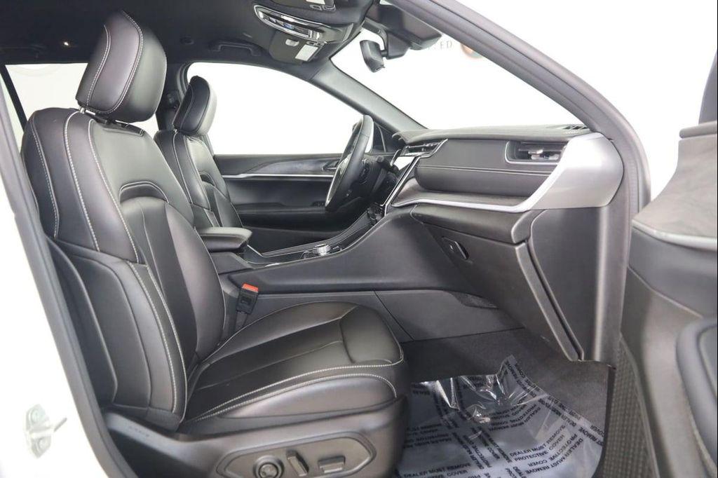 used 2024 Jeep Grand Cherokee car, priced at $38,990