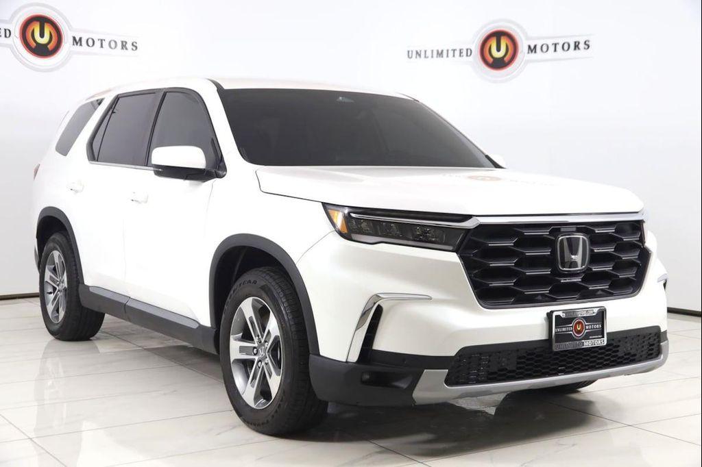 used 2025 Honda Pilot car, priced at $42,750