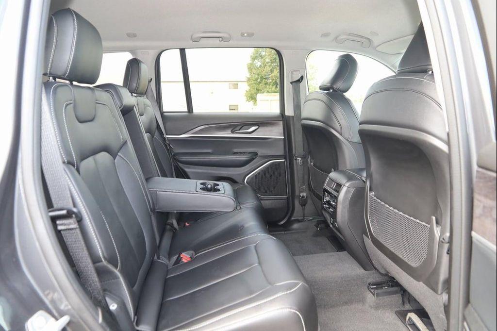 used 2022 Jeep Grand Cherokee car, priced at $27,800