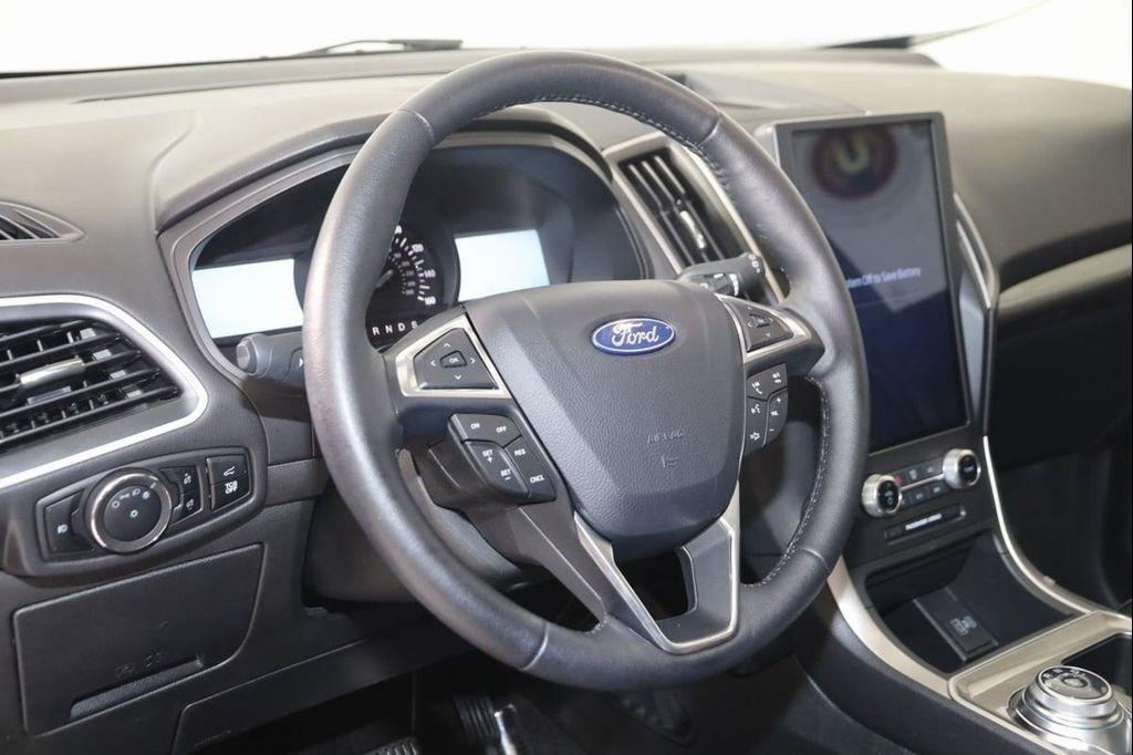 used 2024 Ford Edge car, priced at $28,900
