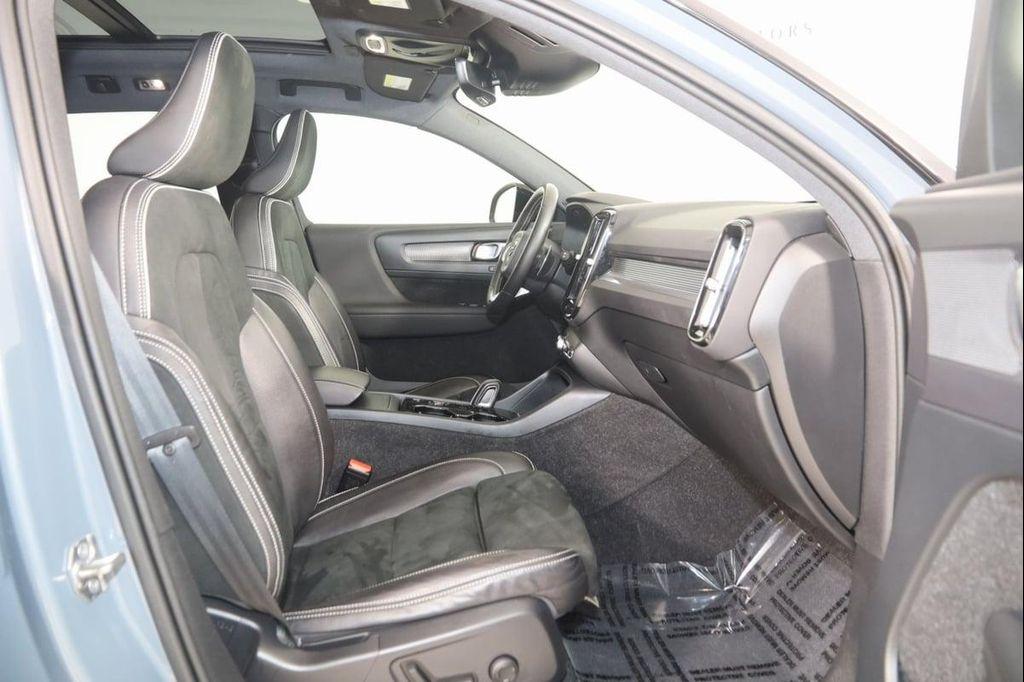 used 2020 Volvo XC40 car, priced at $21,000