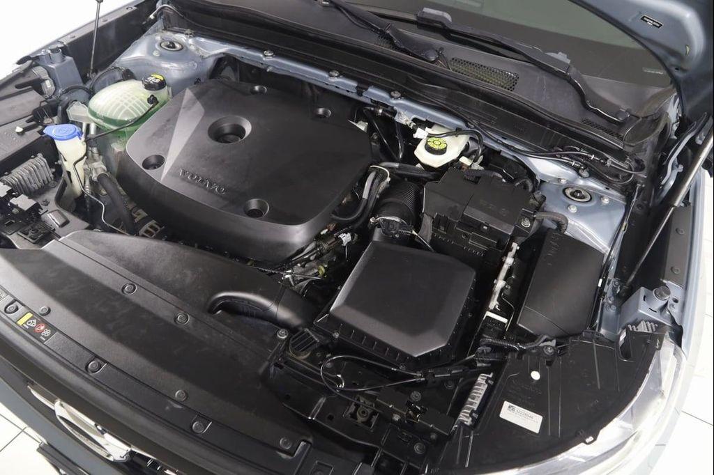 used 2020 Volvo XC40 car, priced at $21,000