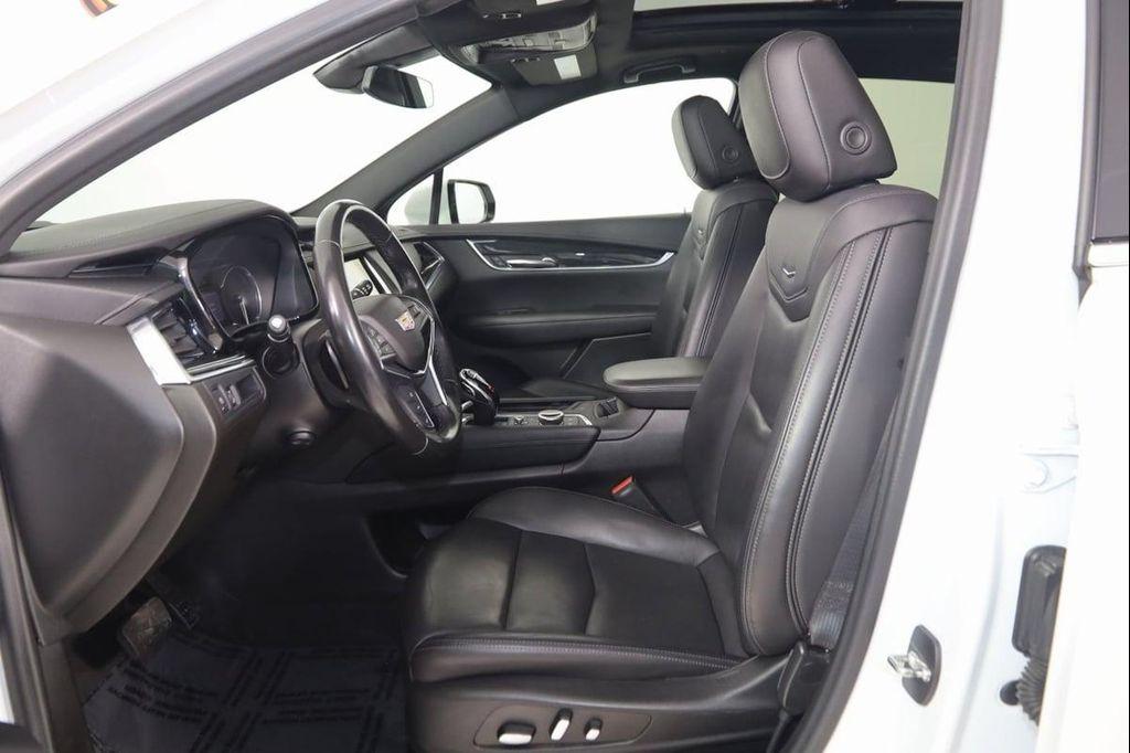 used 2022 Cadillac XT5 car, priced at $30,995