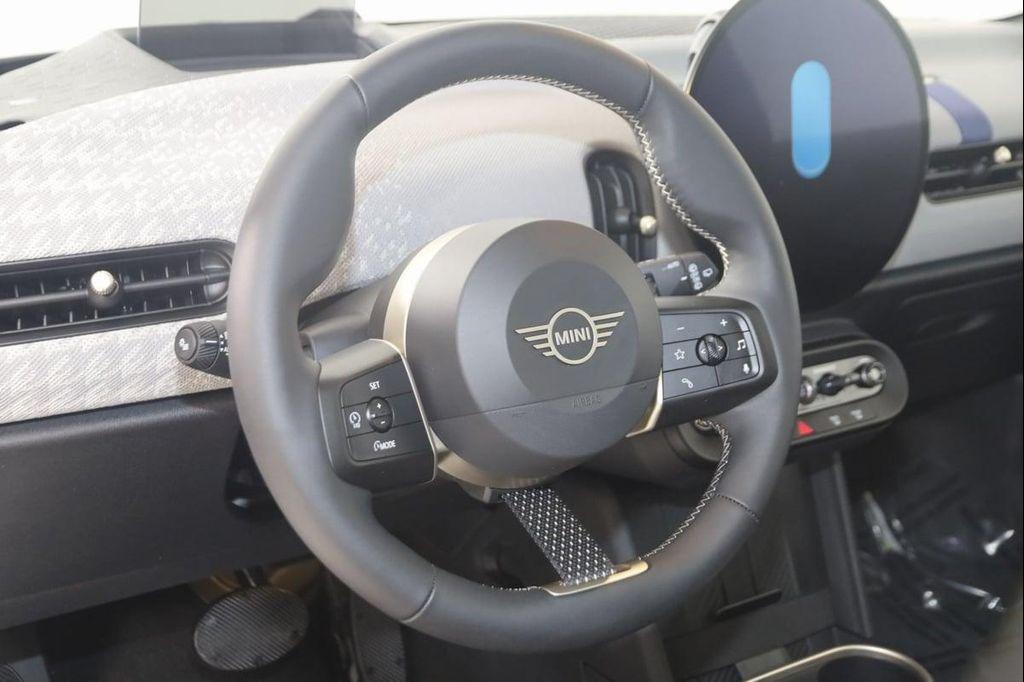 used 2025 MINI Hardtop car, priced at $29,500
