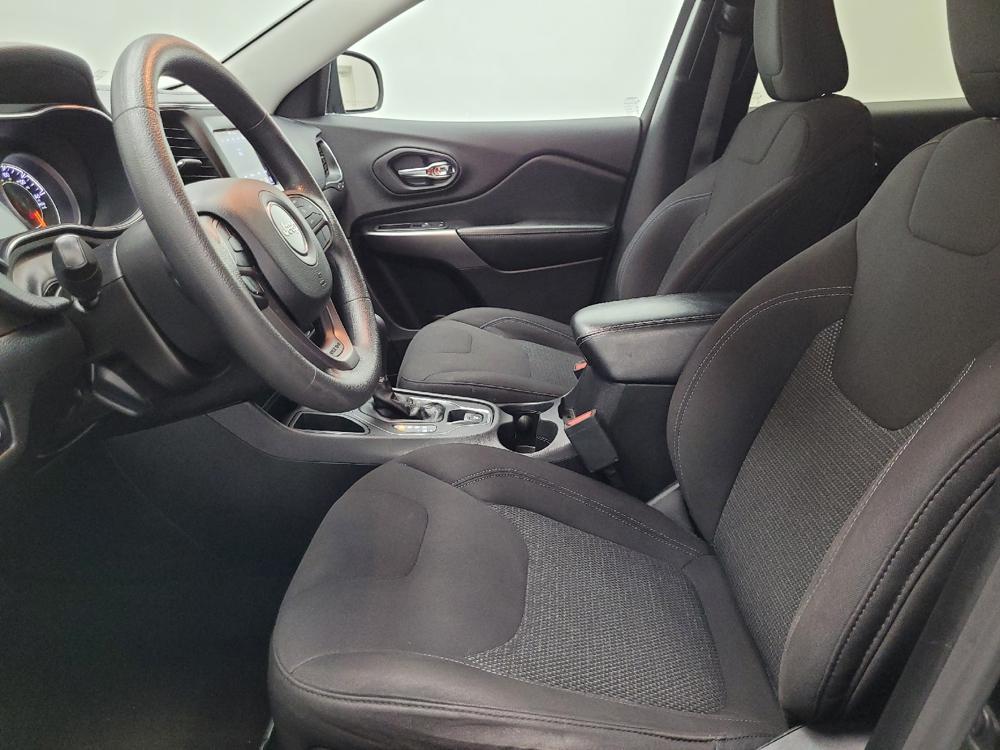 used 2020 Jeep Cherokee car, priced at $16,295