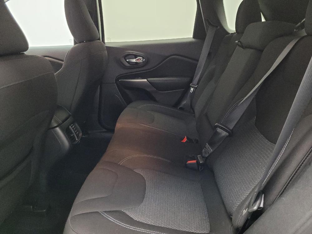 used 2020 Jeep Cherokee car, priced at $16,295