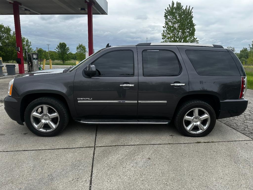 used 2011 GMC Yukon car, priced at $8,995
