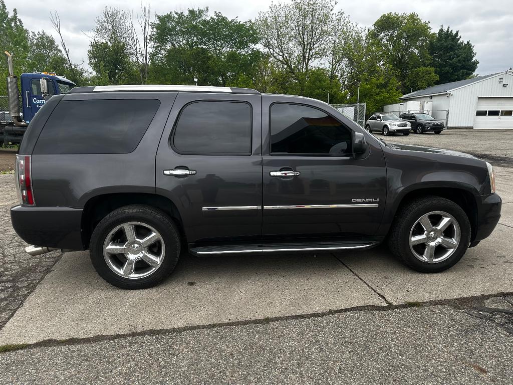 used 2011 GMC Yukon car, priced at $8,995