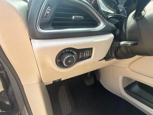 used 2023 Chrysler Pacifica car, priced at $30,413