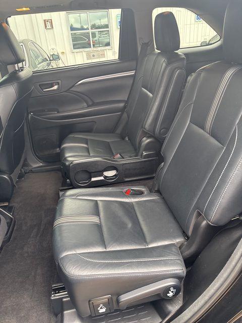 used 2018 Toyota Highlander car, priced at $20,290