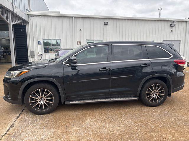 used 2018 Toyota Highlander car, priced at $20,290