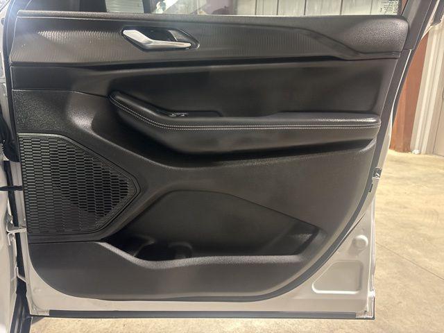 used 2025 Jeep Grand Cherokee car, priced at $30,094