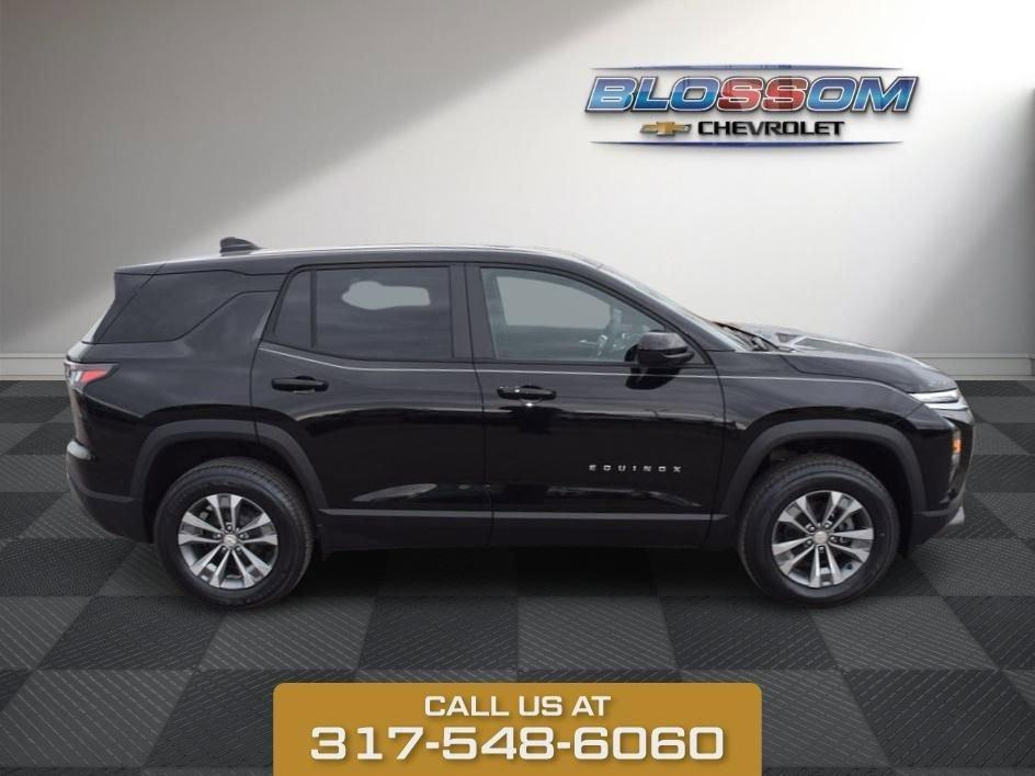 new 2026 Chevrolet Equinox car, priced at $31,060