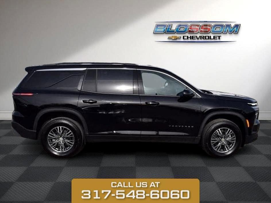 used 2025 Chevrolet Traverse car, priced at $34,936