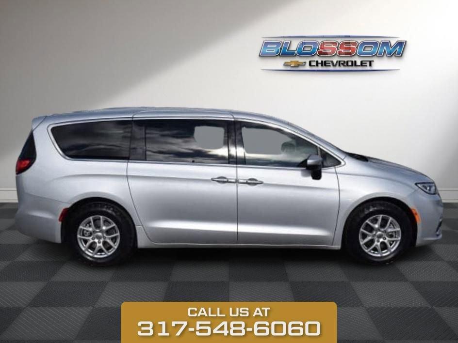used 2023 Chrysler Pacifica car, priced at $19,850