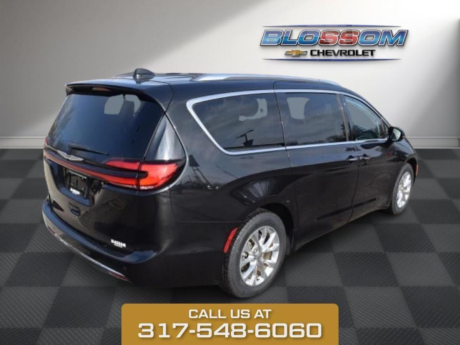 used 2021 Chrysler Pacifica car, priced at $21,963