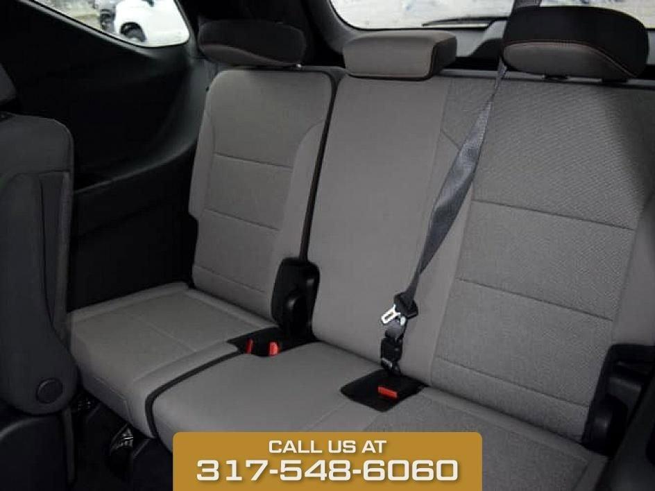 used 2025 Chevrolet Traverse car, priced at $33,853