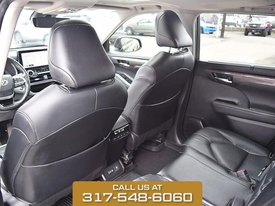 used 2023 Toyota Highlander car, priced at $31,495