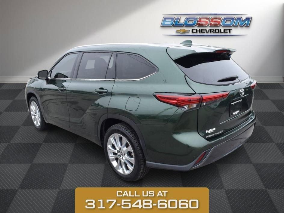 used 2023 Toyota Highlander car, priced at $31,495