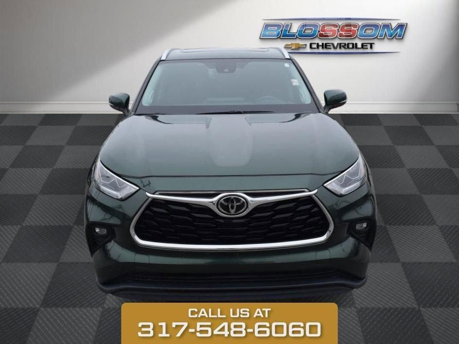 used 2023 Toyota Highlander car, priced at $31,495