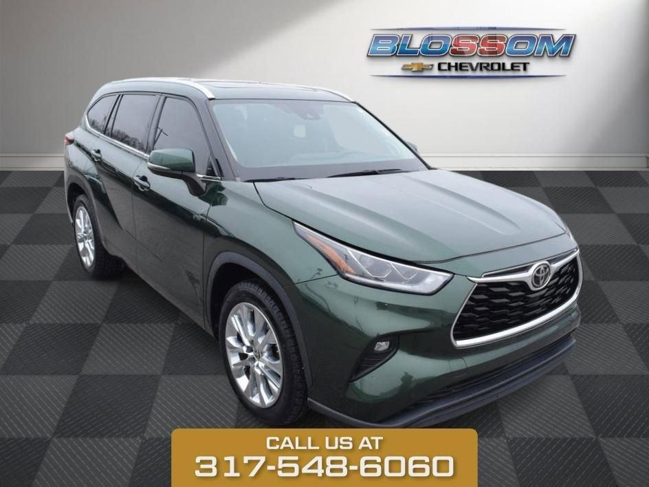 used 2023 Toyota Highlander car, priced at $31,495