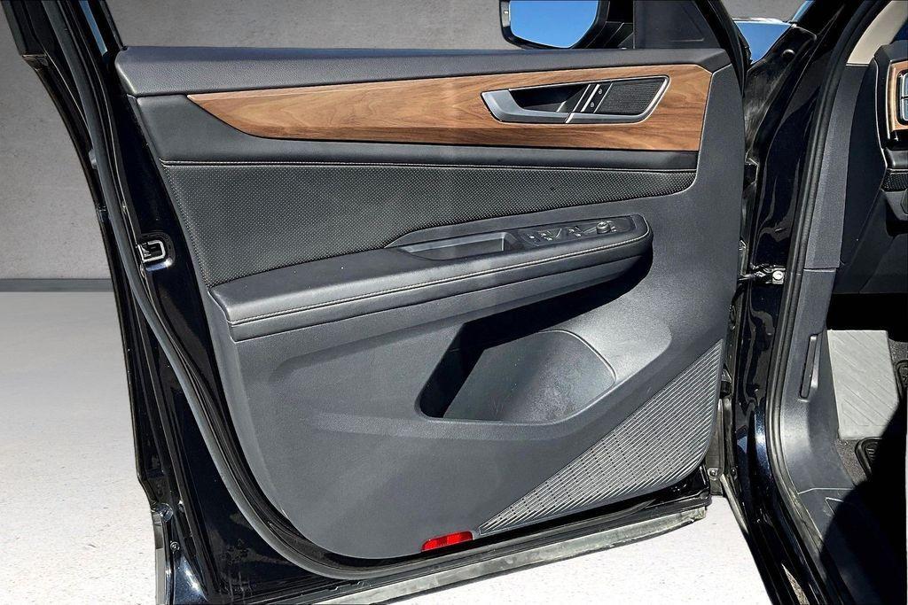 used 2024 Volkswagen Atlas car, priced at $24,669