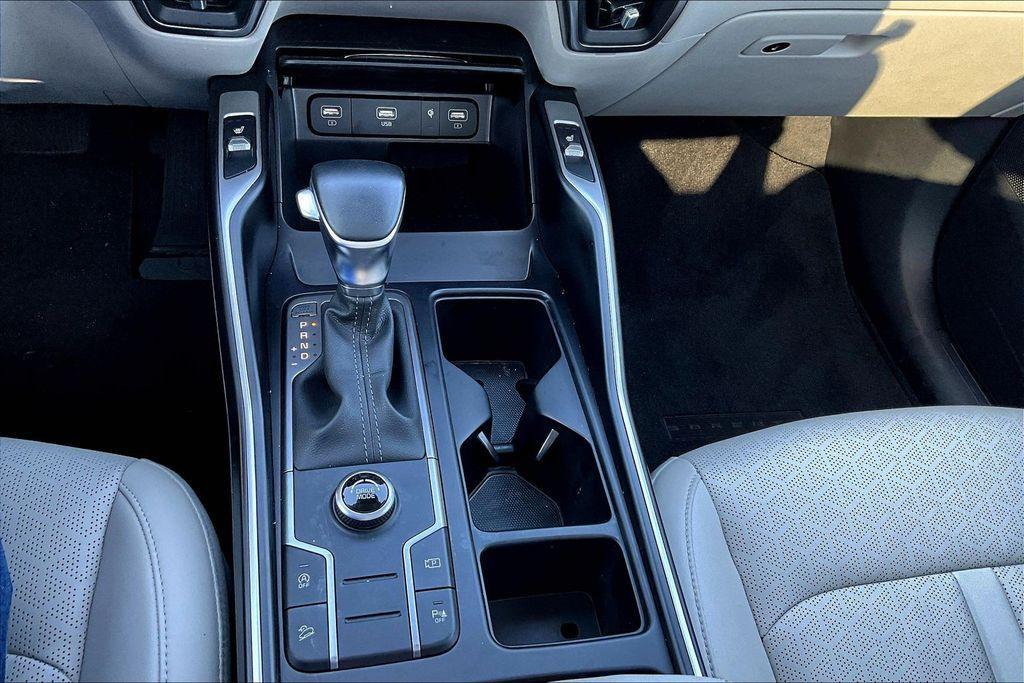 used 2023 Kia Sorento car, priced at $27,349